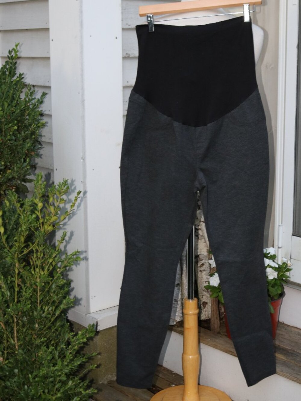 A-Glow Maternity Grey Over Belly Panel Cotton Blend Skinny Jeggings Sz 1 SMALL